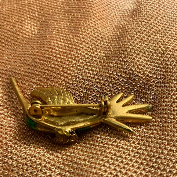 Vintage enamel painted Hummingbirds lapel pin - Picture 5 of 5